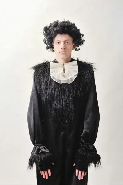 Пудель  — Артемон. Герой сказки Буратино.