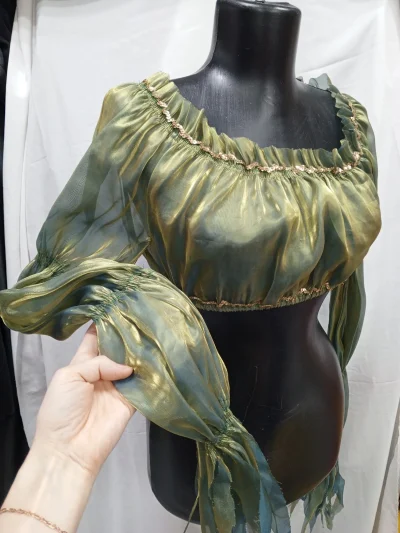 Блузка, Восток