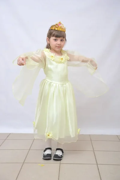 Костюм: Платье лимонного цвета