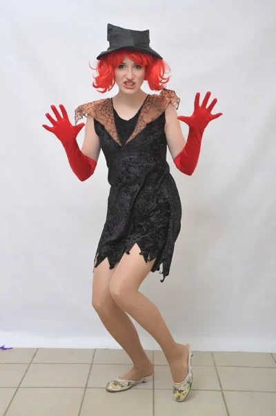 Платье , ведьмочка.