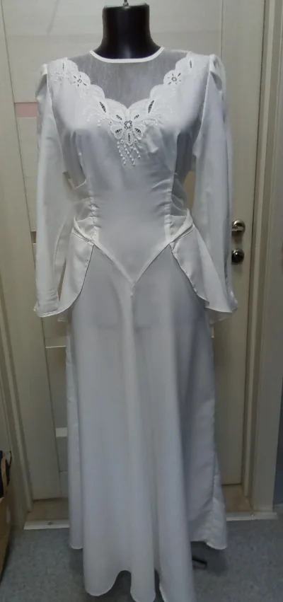 Длинное белое платье . снегурочка