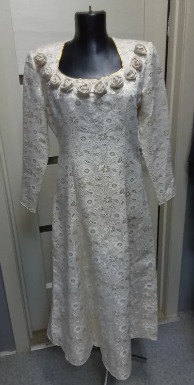 Платье из парчи